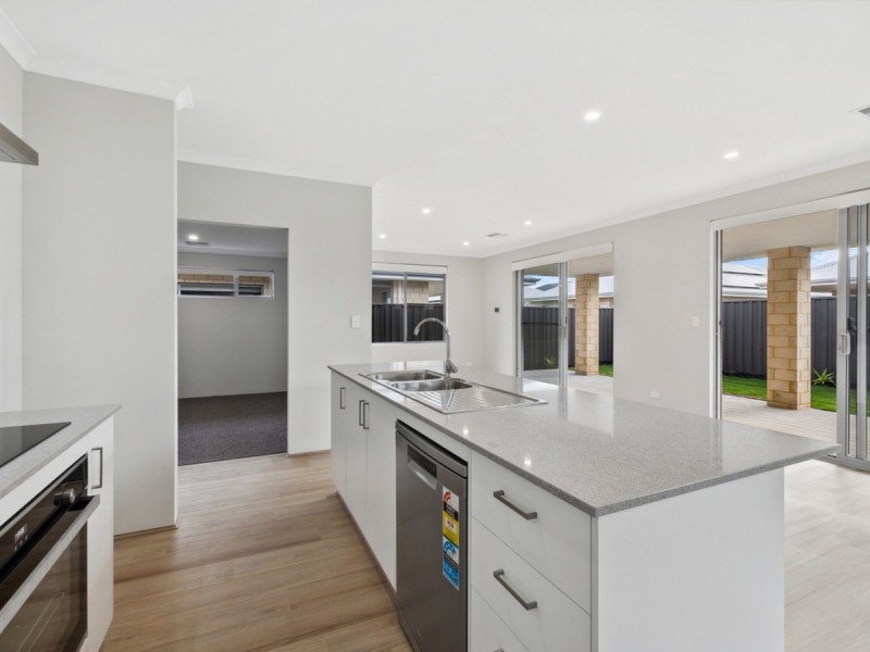 5 Negri Close, South Guildford WA 6055