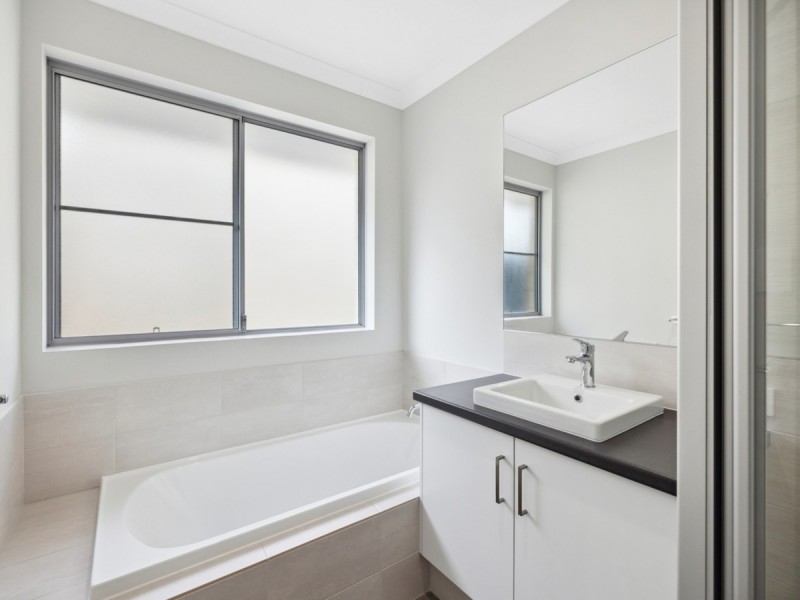 5 Negri Close, South Guildford WA 6055