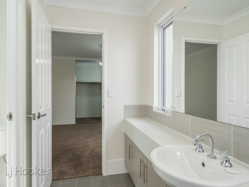 120D Thomas Street, Queens Park WA 6107