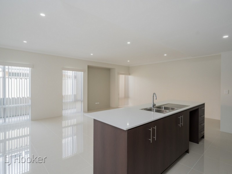 120D Thomas Street, Queens Park WA 6107