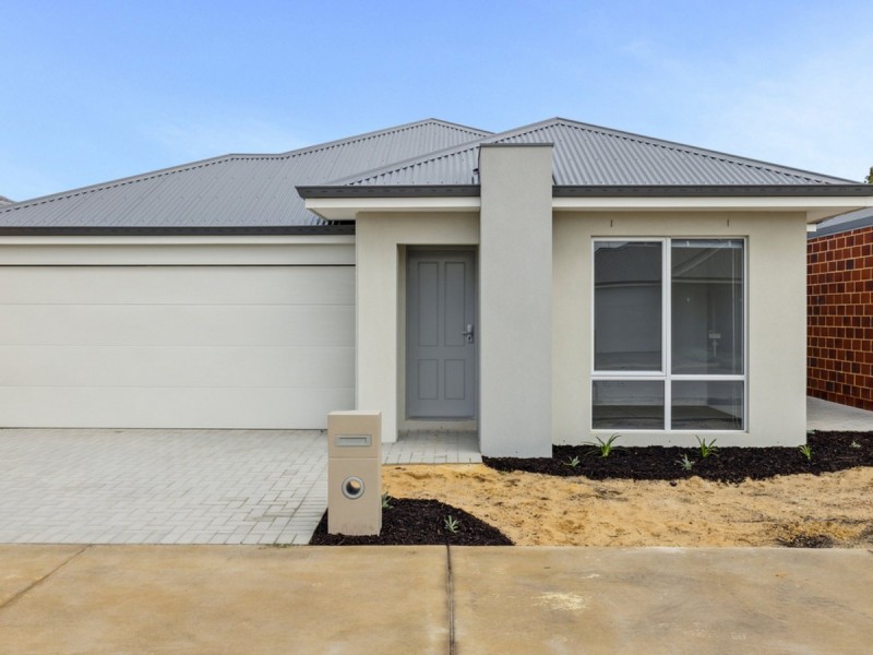 67 Denmark Loop, South Guildford WA 6055