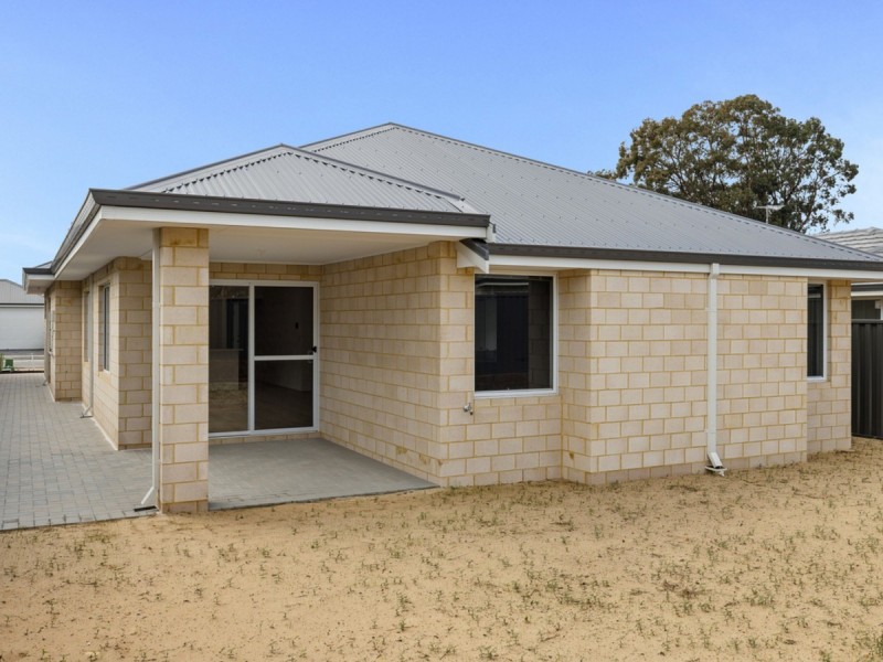 67 Denmark Loop, South Guildford WA 6055