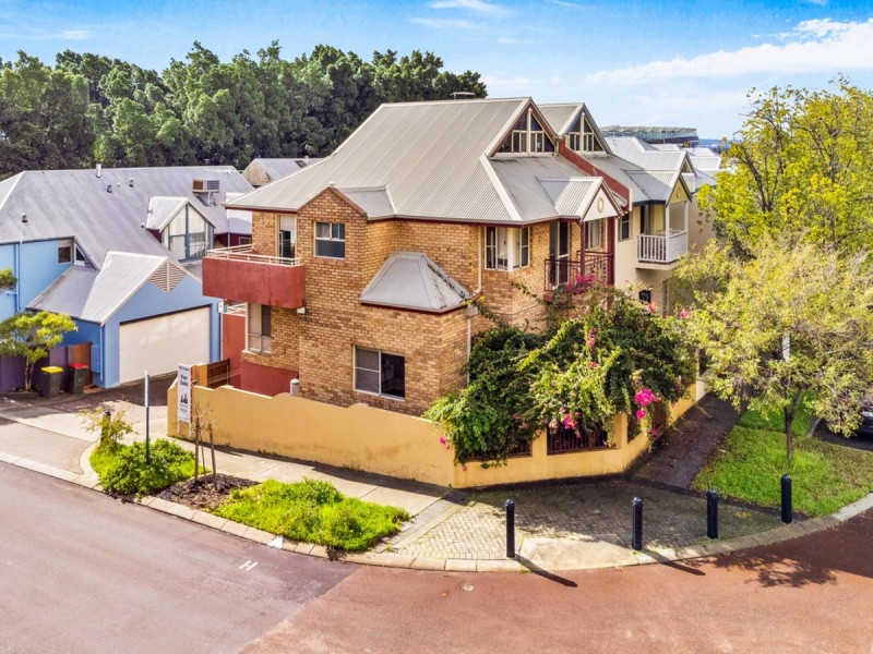 22 Constitution Street, East Perth WA 6004