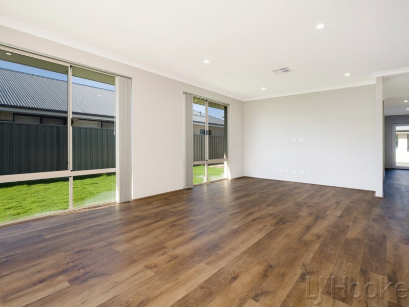 3 Reevesby Street, Eglinton WA 6034