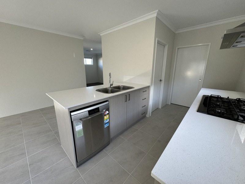 13 Paddle Way, Yanchep WA 6035