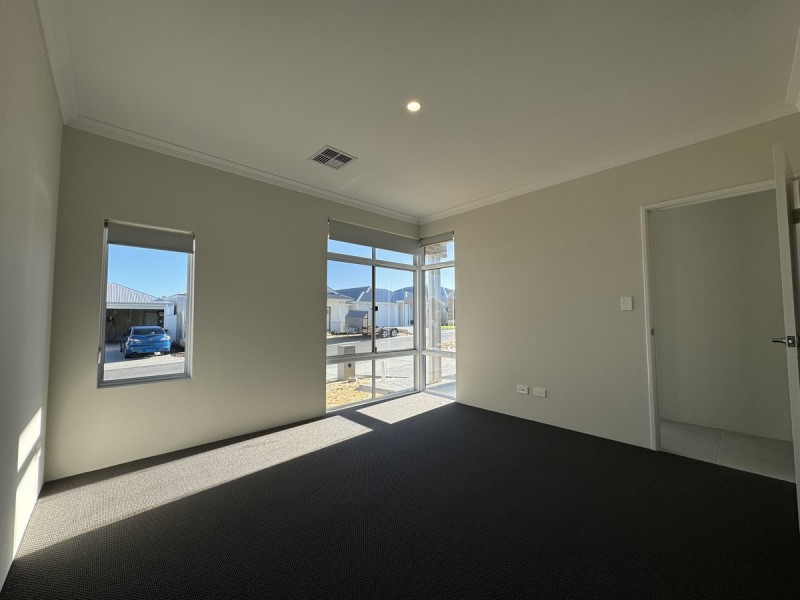 13 Paddle Way, Yanchep WA 6035