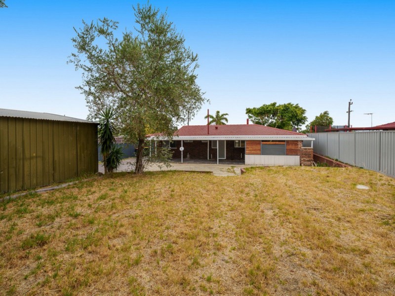 12 Girrawheen Avenue, Girrawheen WA 6064
