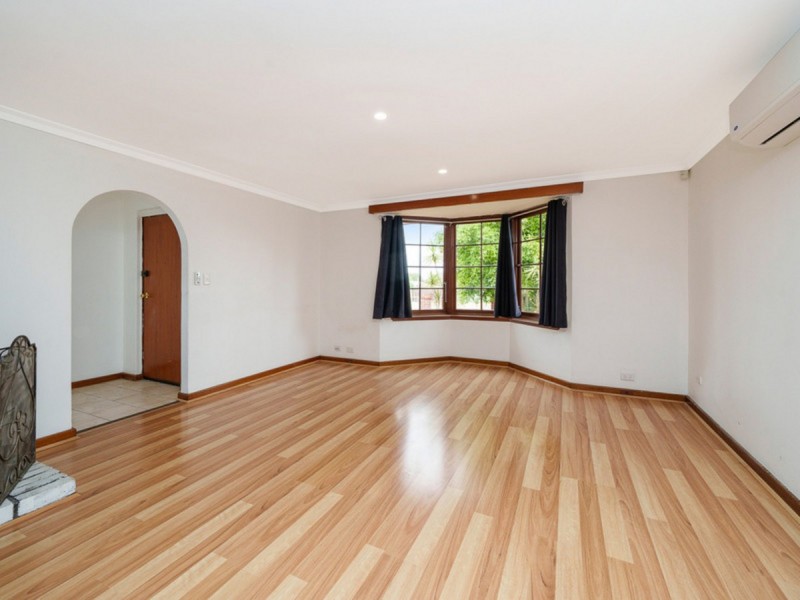 12 Girrawheen Avenue, Girrawheen WA 6064