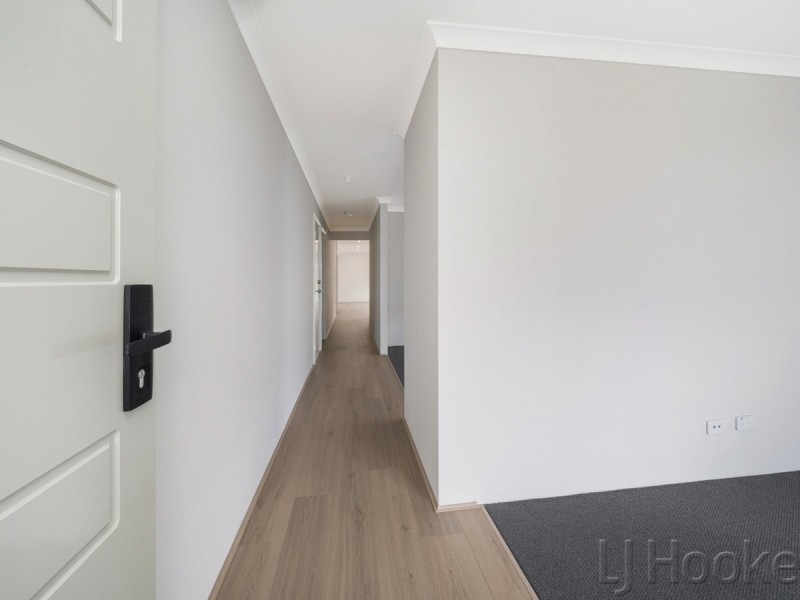 71 Denmark Loop, South Guildford WA 6055