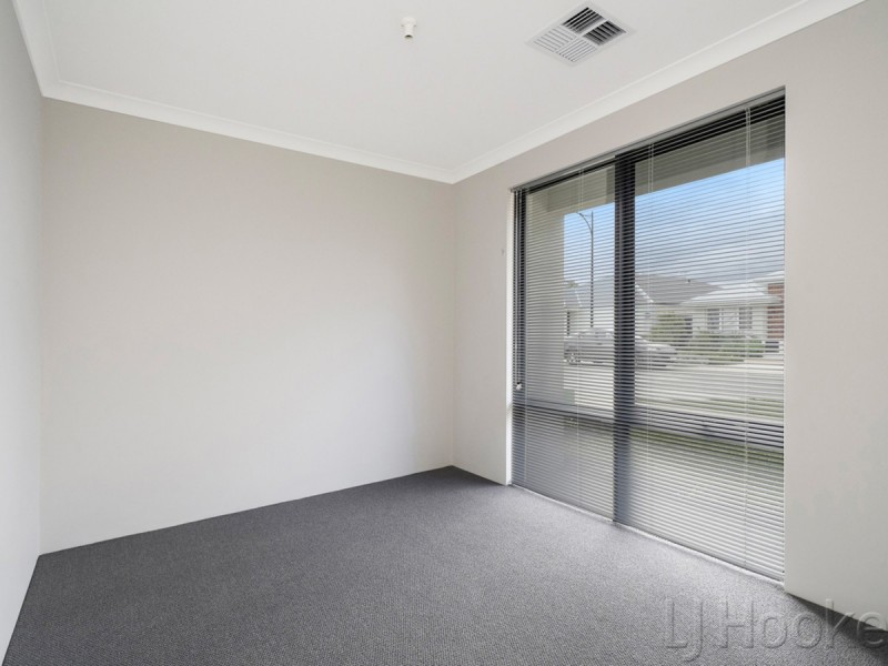 71 Denmark Loop, South Guildford WA 6055
