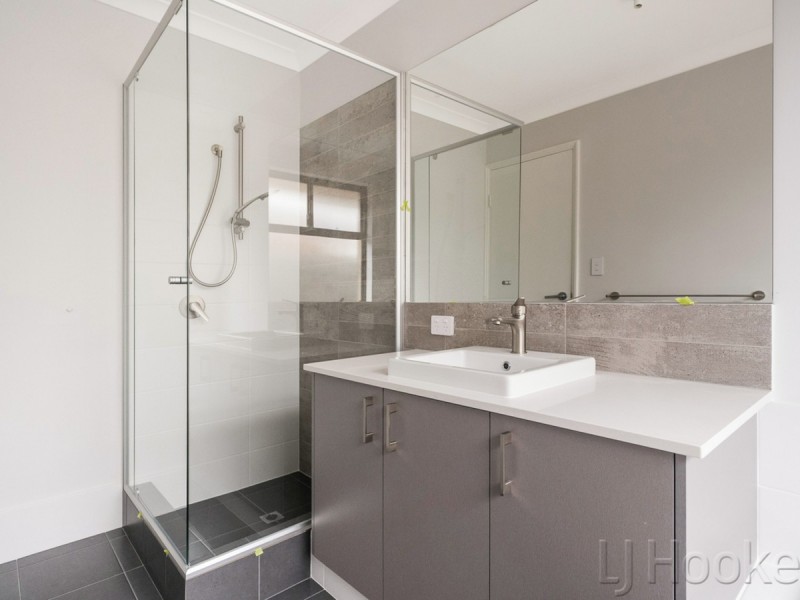 71 Denmark Loop, South Guildford WA 6055