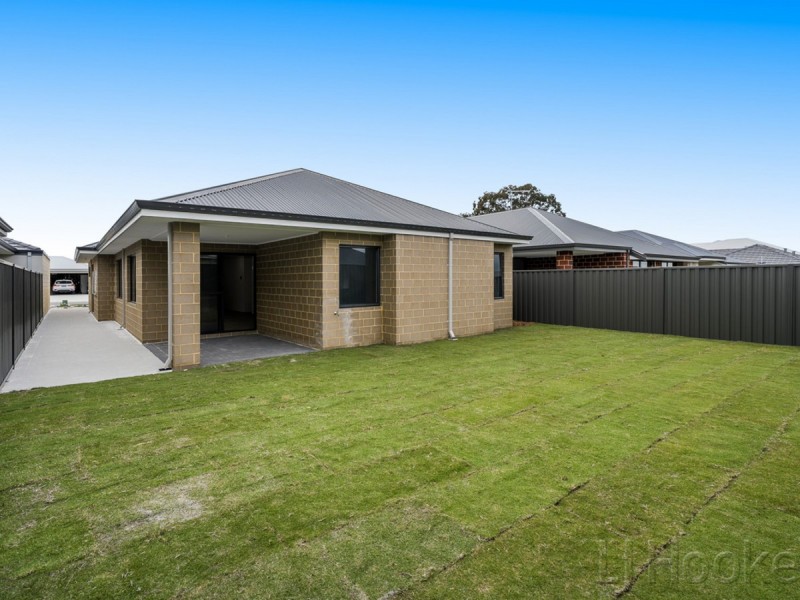 71 Denmark Loop, South Guildford WA 6055