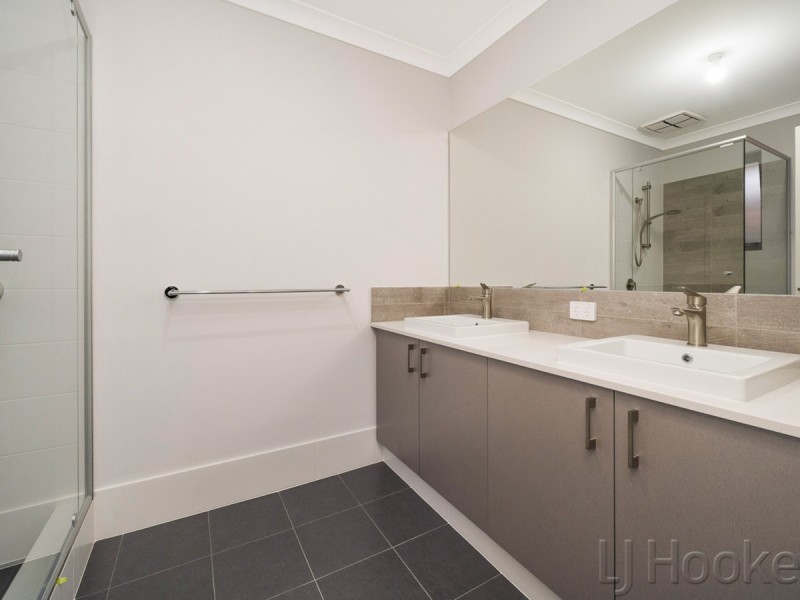 71 Denmark Loop, South Guildford WA 6055