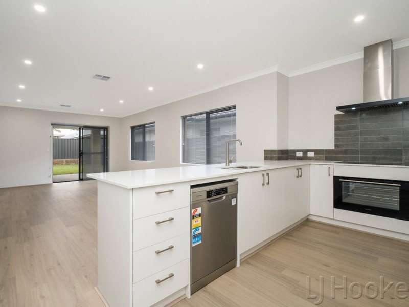 71 Denmark Loop, South Guildford WA 6055