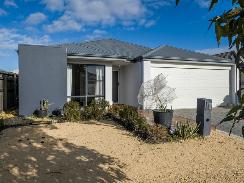 8 Tilbrook Rise, Ellenbrook WA 6069