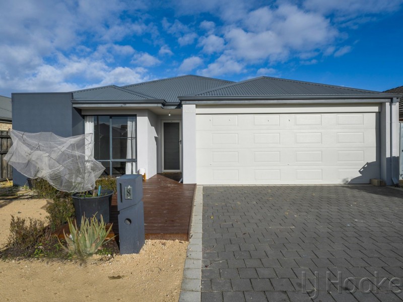 8 Tilbrook Rise, Ellenbrook WA 6069
