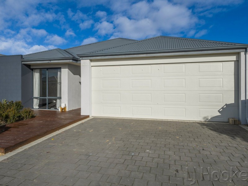 8 Tilbrook Rise, Ellenbrook WA 6069