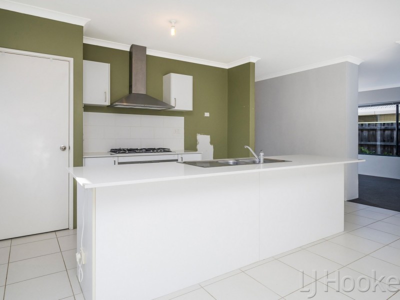 8 Tilbrook Rise, Ellenbrook WA 6069