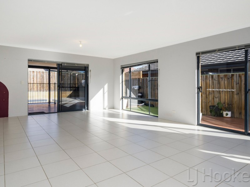 8 Tilbrook Rise, Ellenbrook WA 6069