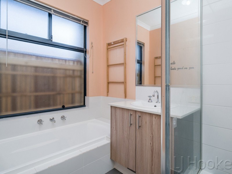 8 Tilbrook Rise, Ellenbrook WA 6069