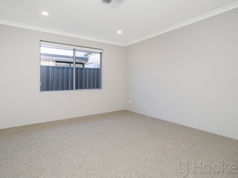 41 Arrowsmith Loop, South Guildford WA 6055
