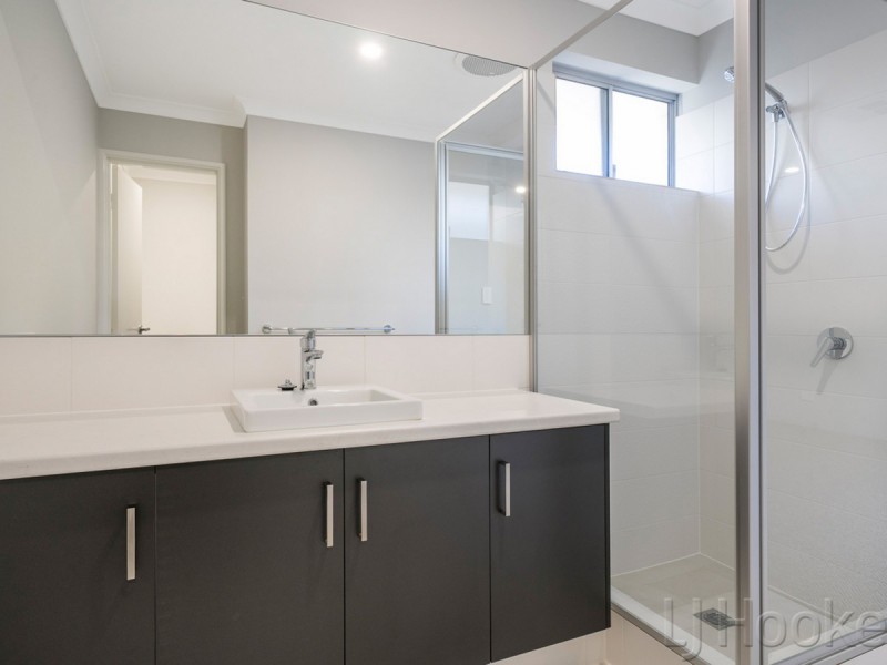 41 Arrowsmith Loop, South Guildford WA 6055