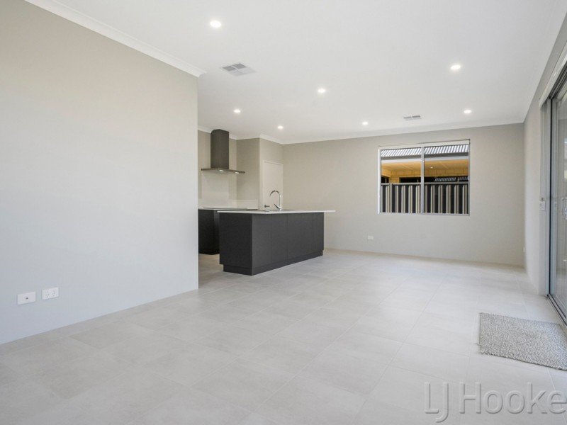 41 Arrowsmith Loop, South Guildford WA 6055