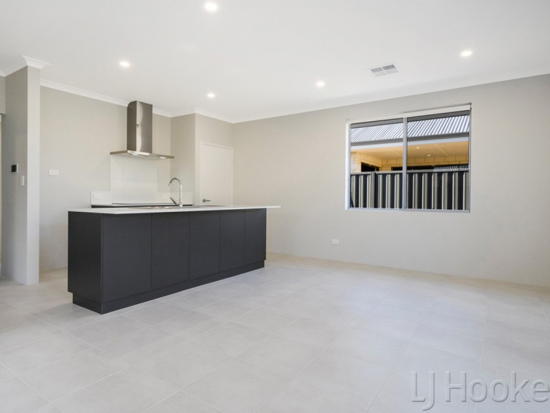 41 Arrowsmith Loop, South Guildford WA 6055
