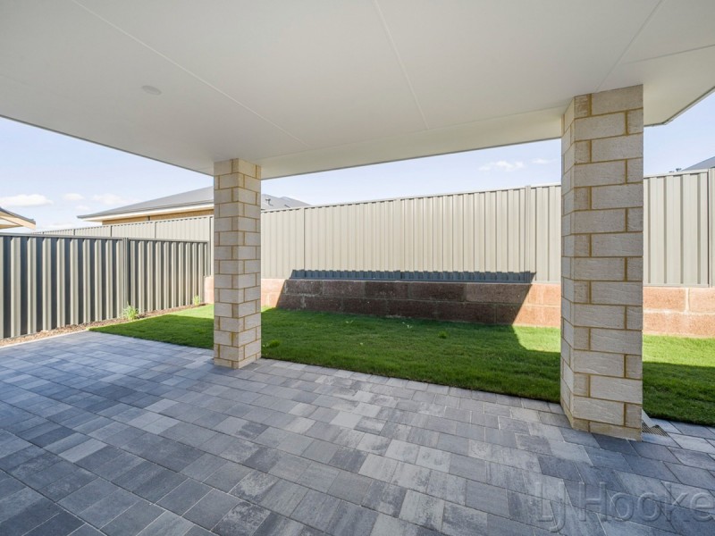 41 Arrowsmith Loop, South Guildford WA 6055