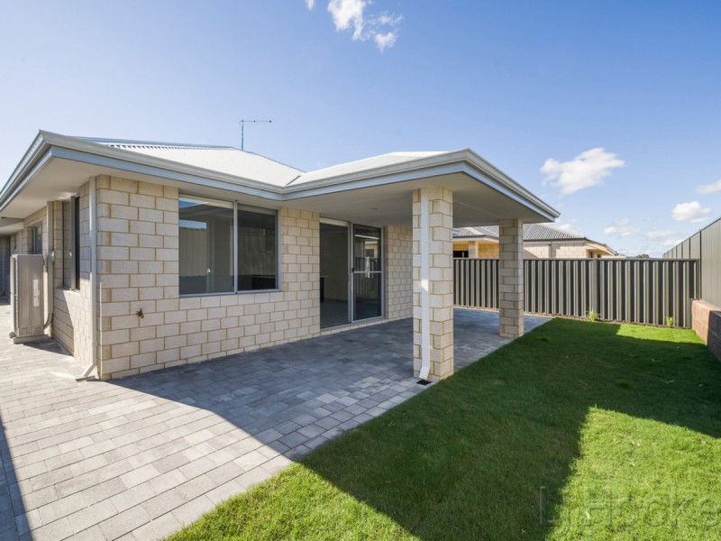 41 Arrowsmith Loop, South Guildford WA 6055