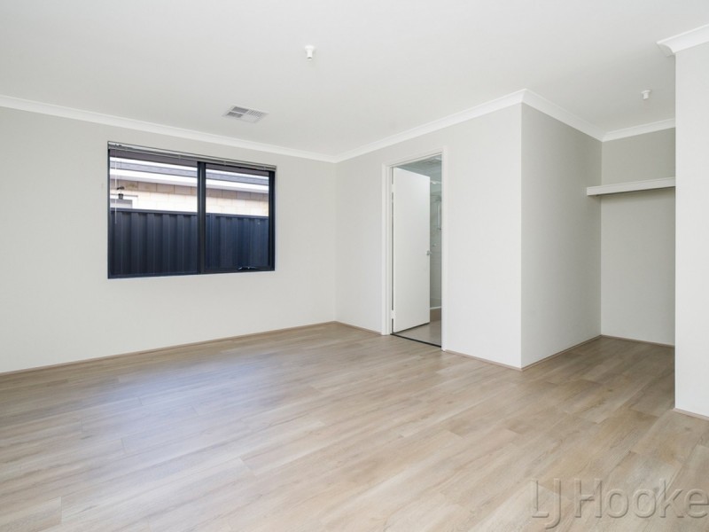 69 Denmark Loop, South Guildford WA 6055
