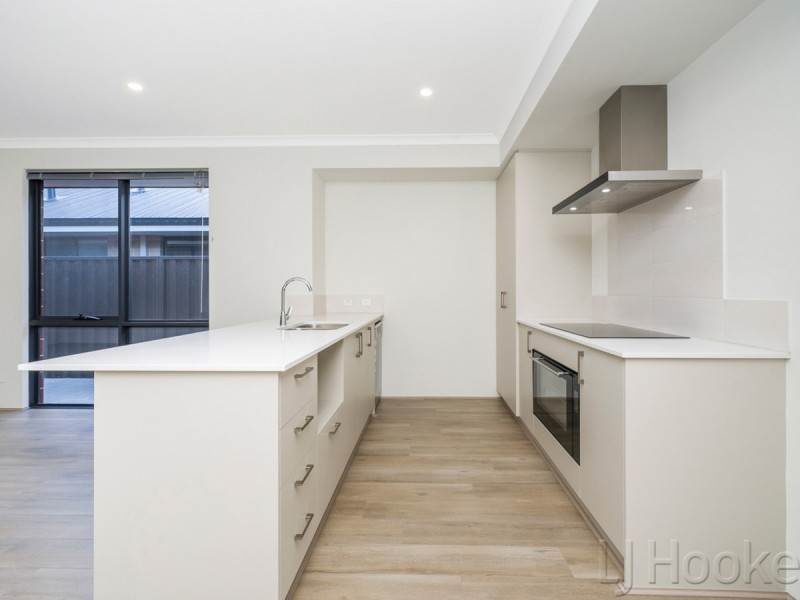 69 Denmark Loop, South Guildford WA 6055