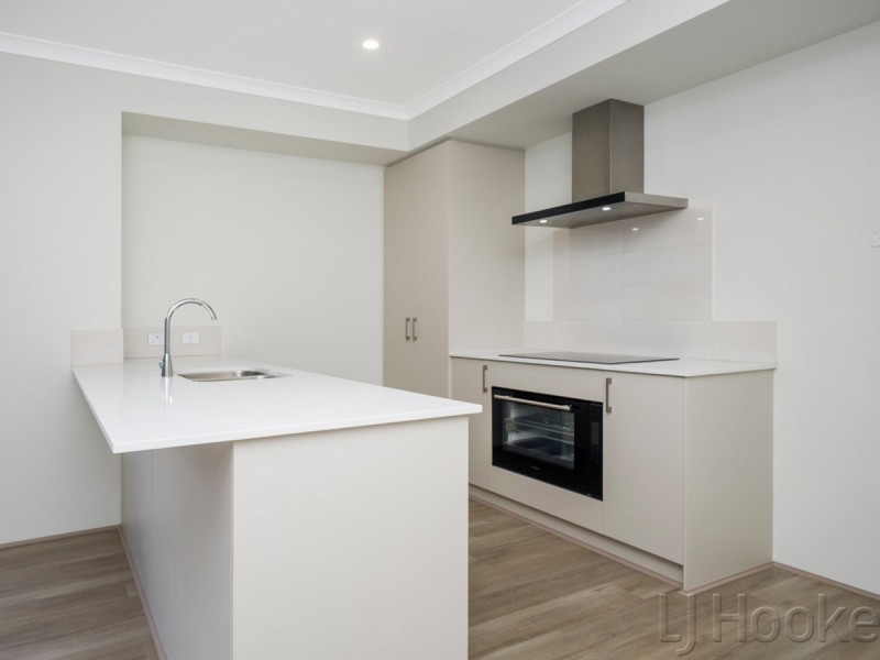69 Denmark Loop, South Guildford WA 6055