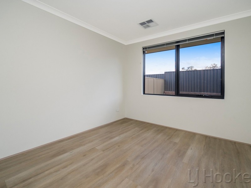69 Denmark Loop, South Guildford WA 6055