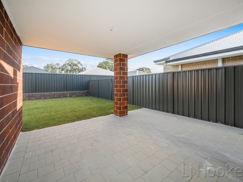 69 Denmark Loop, South Guildford WA 6055