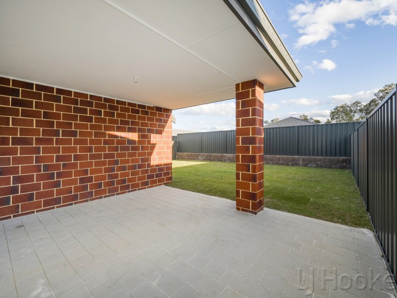 69 Denmark Loop, South Guildford WA 6055