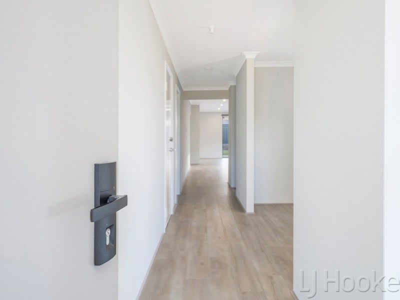 69 Denmark Loop, South Guildford WA 6055