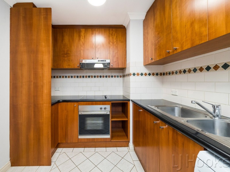 4/2 Henry Lawson Walk, East Perth WA 6004
