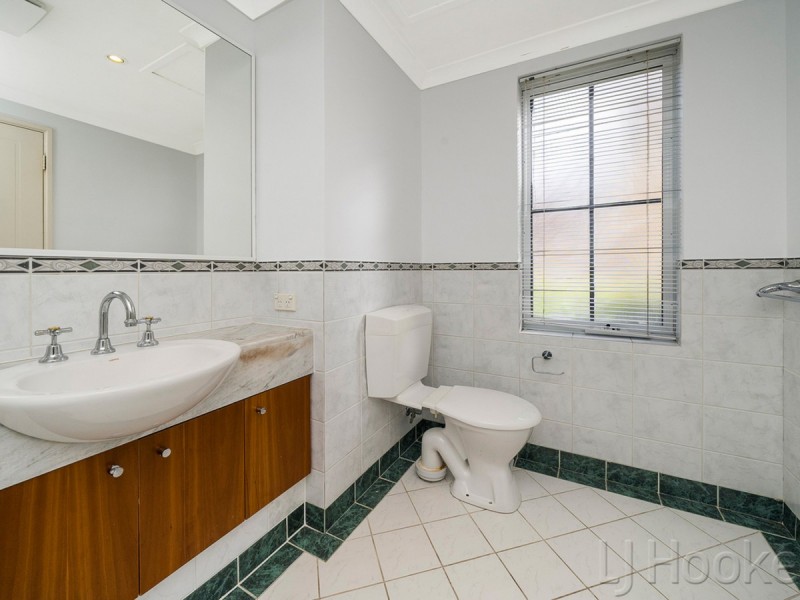 4/2 Henry Lawson Walk, East Perth WA 6004