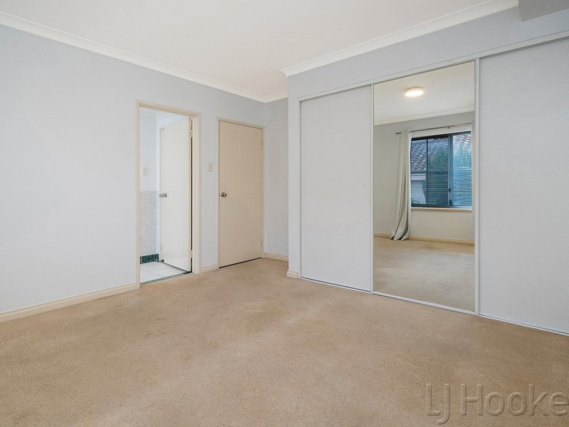 4/2 Henry Lawson Walk, East Perth WA 6004
