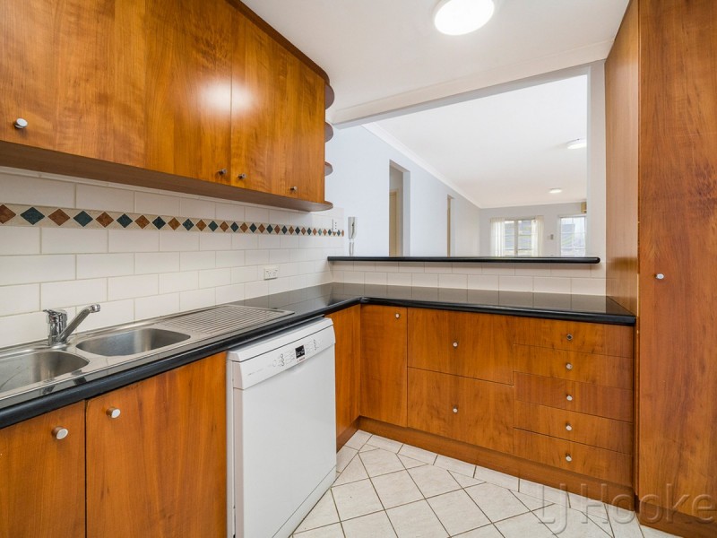 4/2 Henry Lawson Walk, East Perth WA 6004
