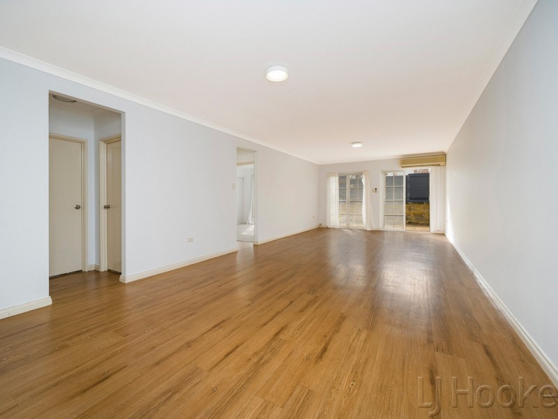 4/2 Henry Lawson Walk, East Perth WA 6004