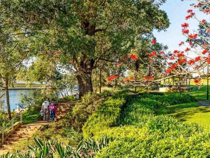 4/2 Henry Lawson Walk, East Perth WA 6004