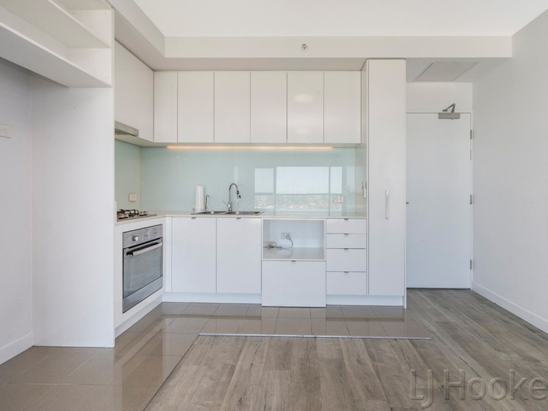 512/17 Malata Cresent, Success WA 6164
