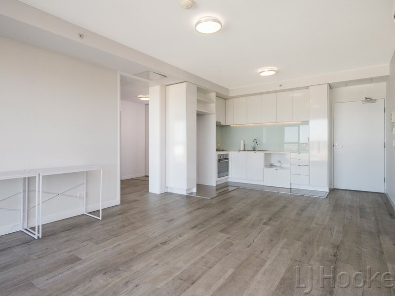 512/17 Malata Cresent, Success WA 6164
