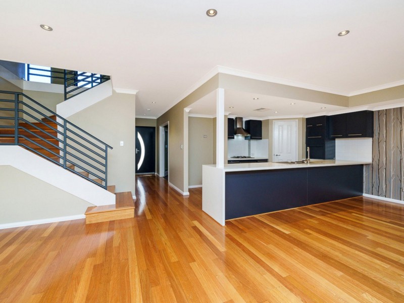 7 Plomarion Rise, Victoria Park WA 6100