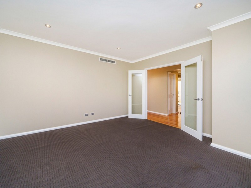 7 Plomarion Rise, Victoria Park WA 6100