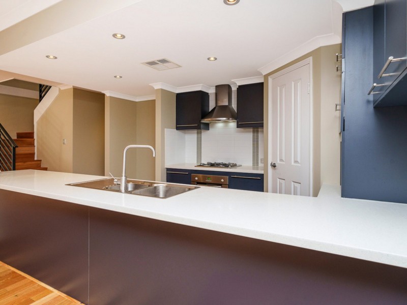 7 Plomarion Rise, Victoria Park WA 6100