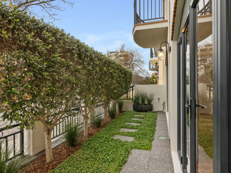 24 Tully Road, East Perth WA 6004