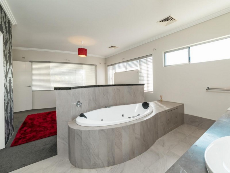 31 Sedgeland Way, Ascot WA 6104